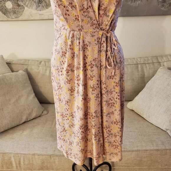 BCBGeneration Floral Spaghetti Strap Wrap Dress size XXS in Pink - NEW - Picture 5 of 13